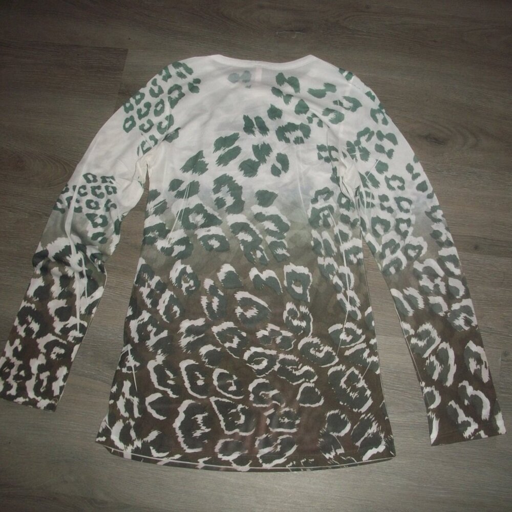 womens RUE 21 top.leopard pattern.size medium - Picture 3 of 3